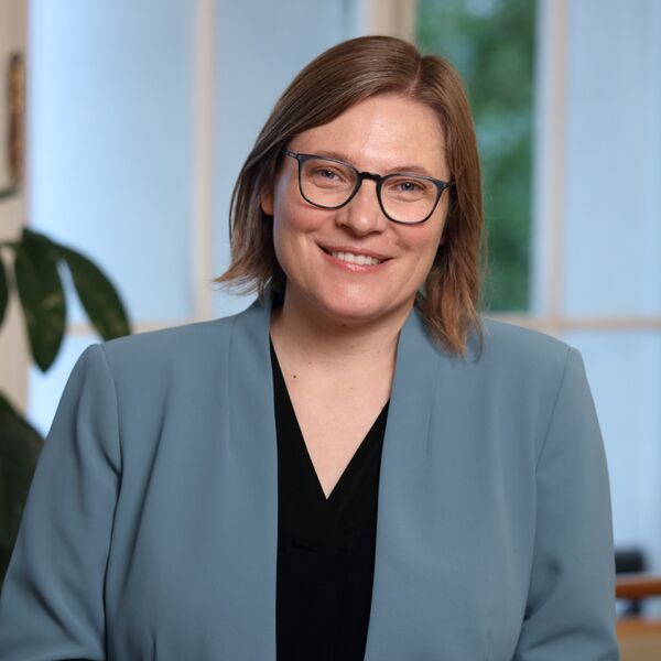Beth E. Schueler